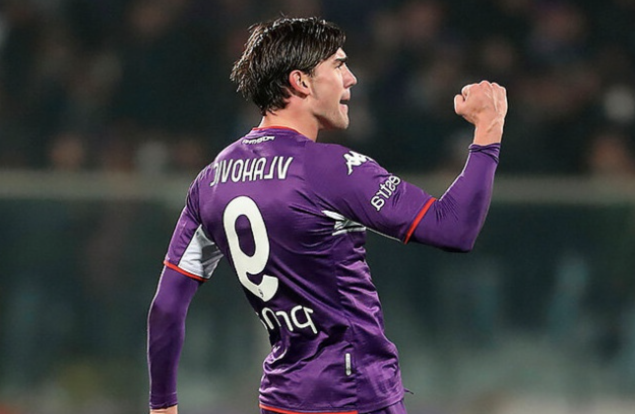 korunován šampionem Serie A a získává právo hrdě