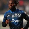 Ademola Lookman by se mohl přesunout do Arsenalu nebo Liverpoolu: Co čeká hvězdu Bundesligy?